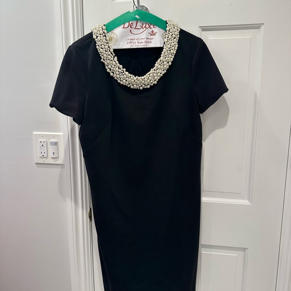 Jones New York Black Sheath Dress with Cream Peter Pan Collar